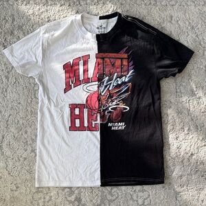 Hollister Miami Heat Split Tee in Black and White